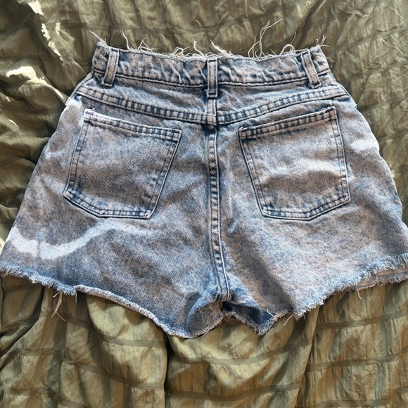 Weathered Blues, Vintage 80’s Acid Wash Shorts! - Picture 3 of 4